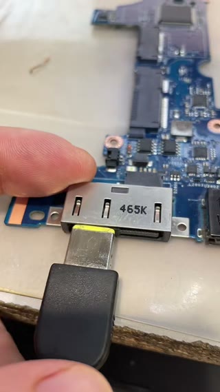 Laptop nie reaguje na włącznik? Zobacz jak go ożywić💪
