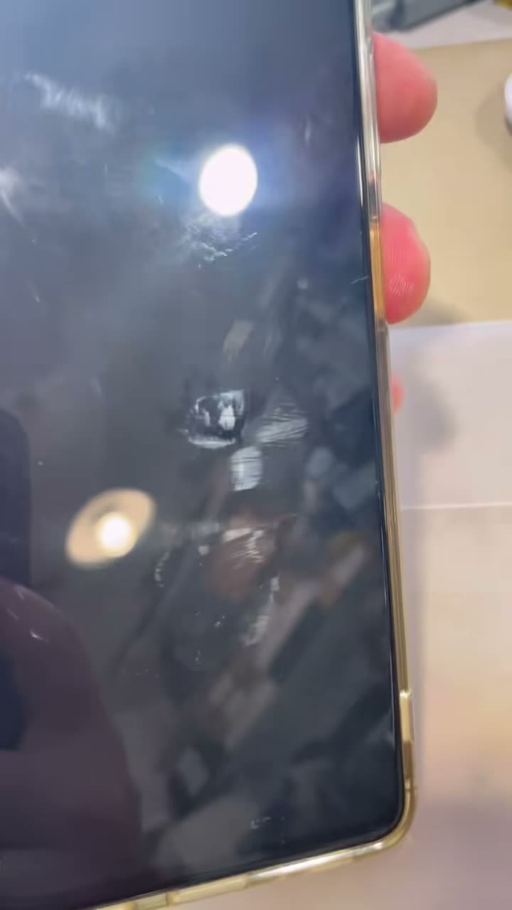 W Greckim serwisie GSM, nie tylko nie naprawili tego smartfona po zal.