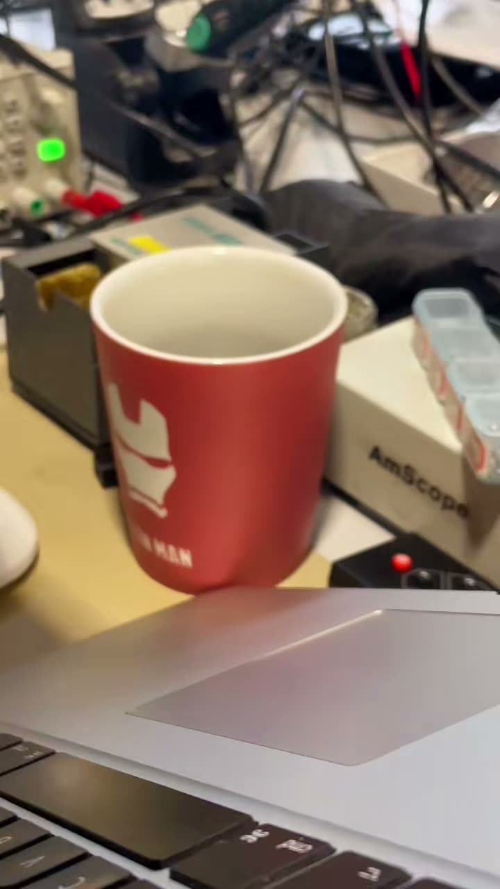 Dlaczego mój MacBook nie ładuje się?