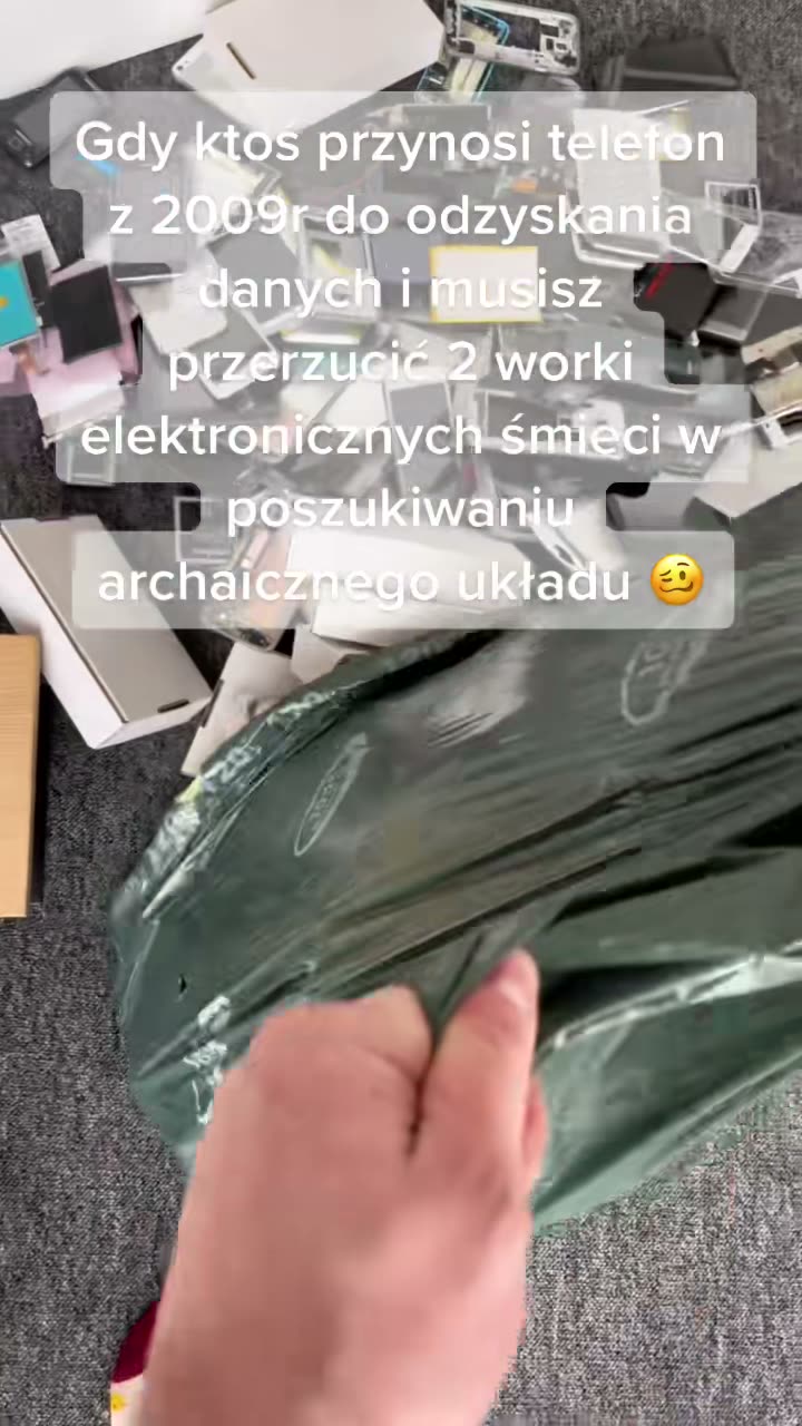 Gdy ktoś przynosi telefon z 2009r do odzyskania danych i musisz przer.