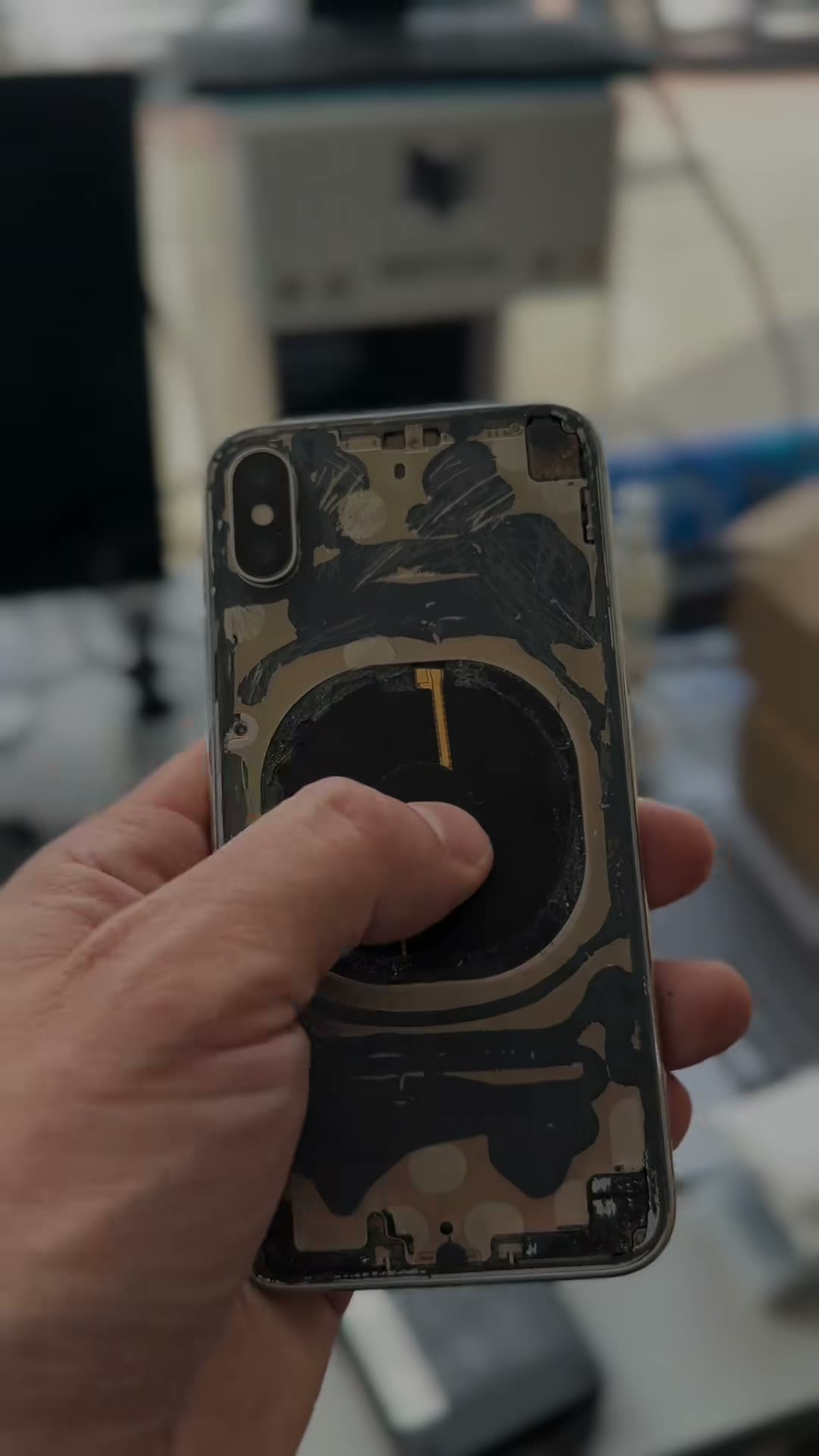 Wymiana plecków w iPhone📲 u potrzebujesz❓