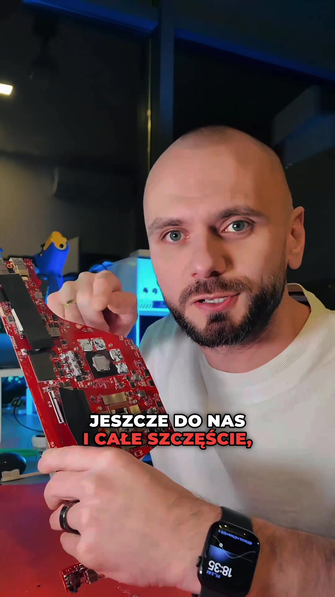 Diagnostyka laptopa pod mikroskopem