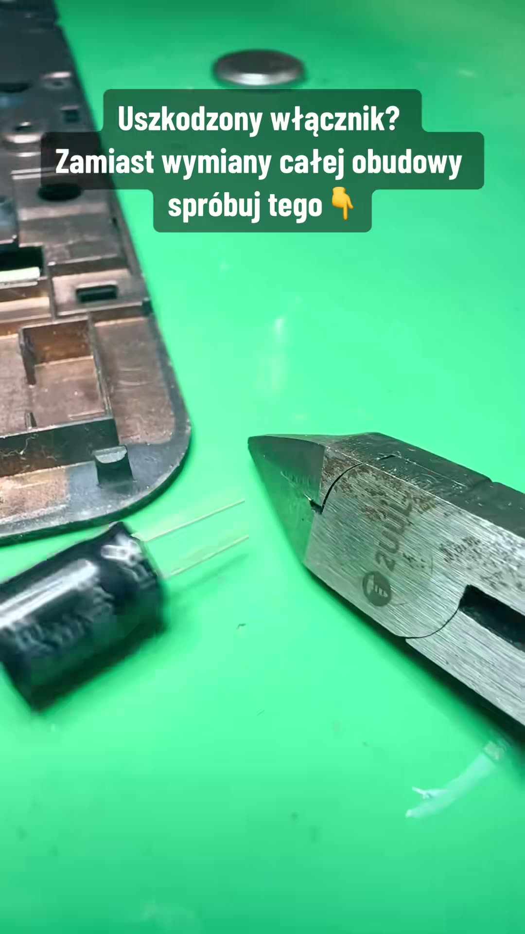 Czasami przez taki drobiazg musimy wymienic cały palmrest💩ale nie zaw.